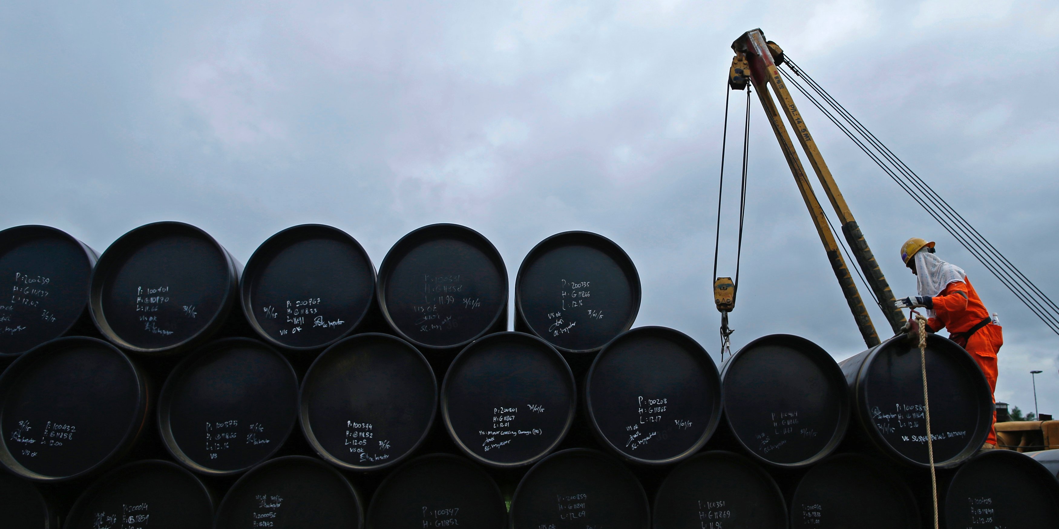 Ini Yang Terjadi Kepada Komoditi Hitam Sementara Menunggu Data Simpanan Dari Institut Petroleum AS!