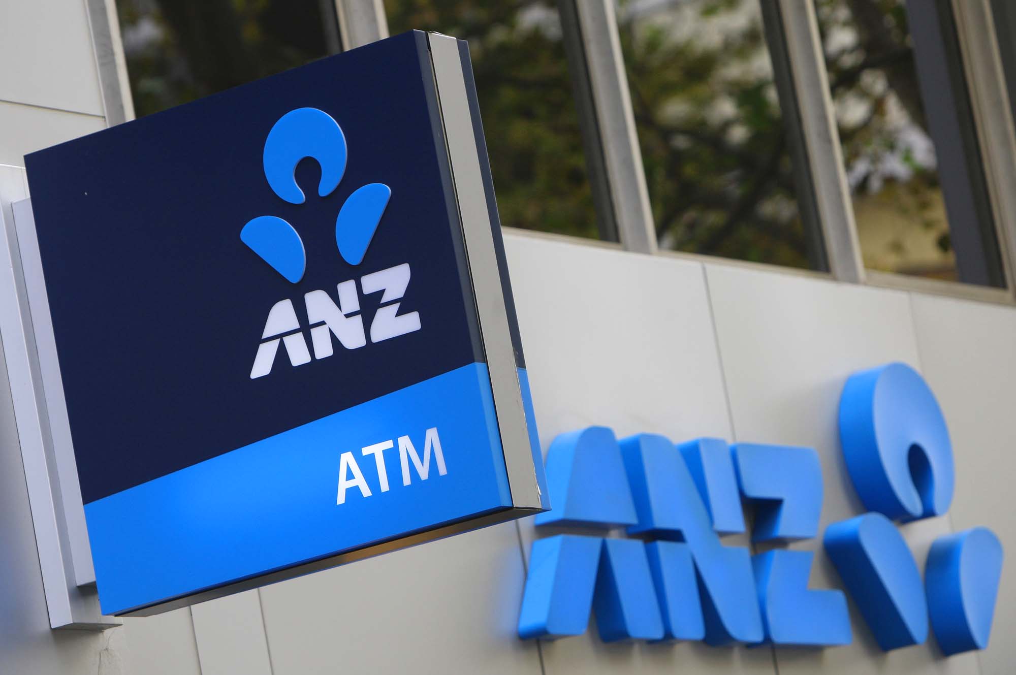 Cubaan Memanipulasi Ringgit Malaysia Pada Tahun 2011 : 2 Bank Utama Australia didenda $15 Juta