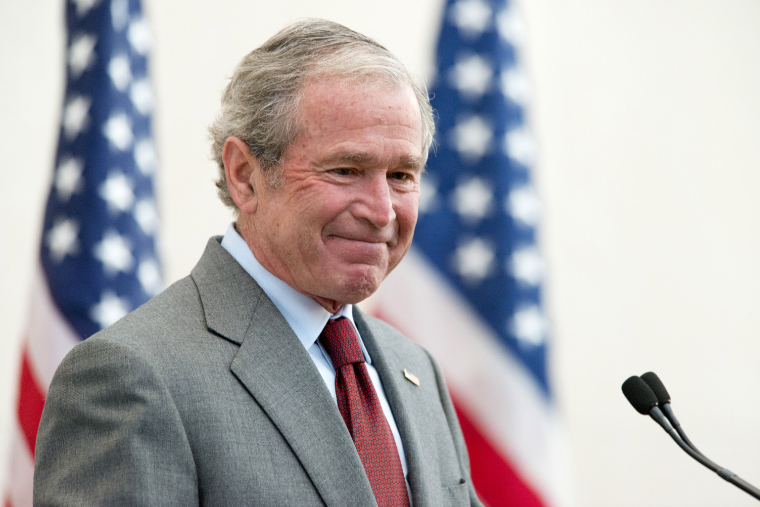 “Saya Tidak Nampak Sebarang Keperluan Untuk Mengkritik Pemilihan Trump Sebagai Presiden” : George W. Bush