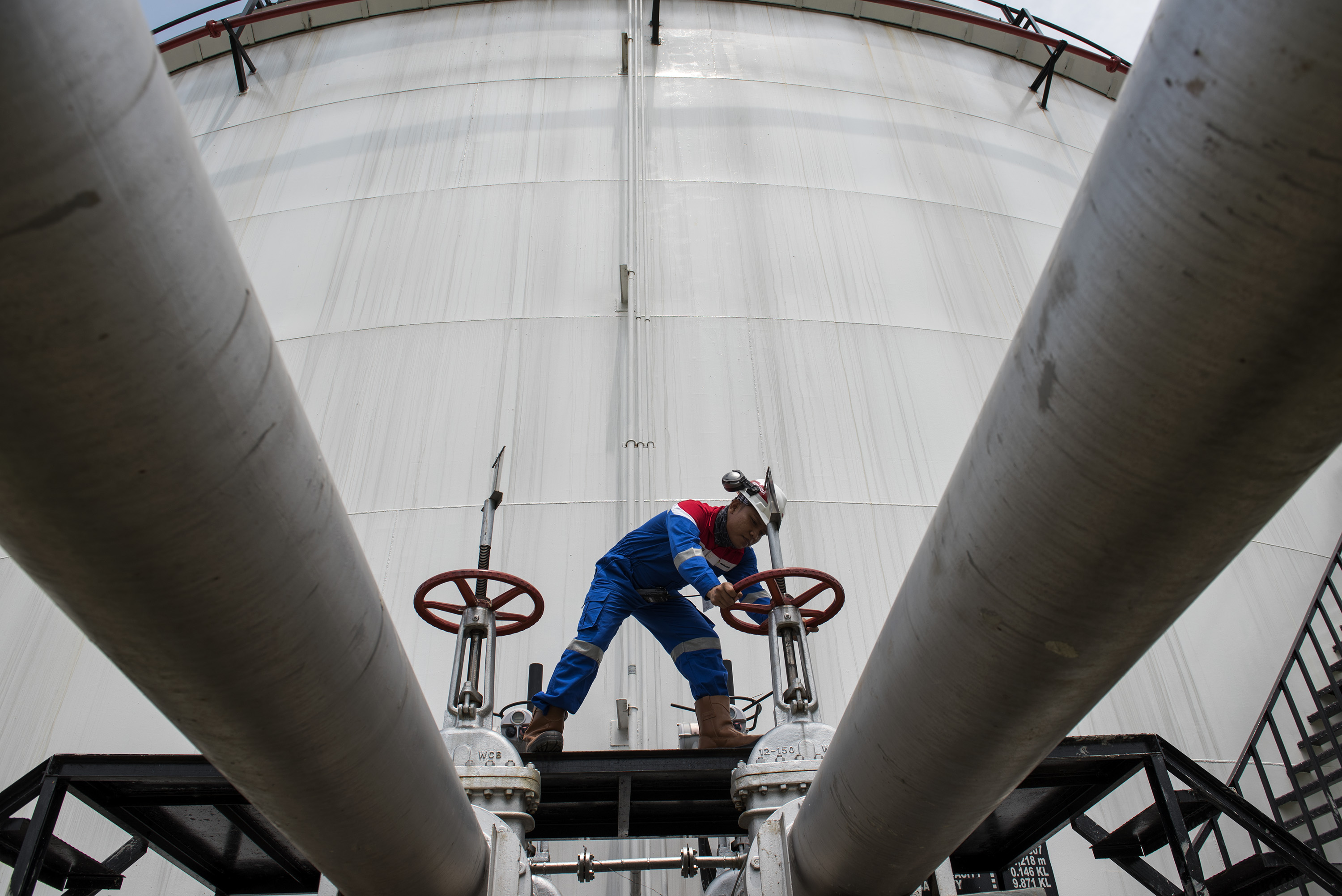 Minyak Mentah Terjun Ke Paras Terendah Dalam Sesi Ini!