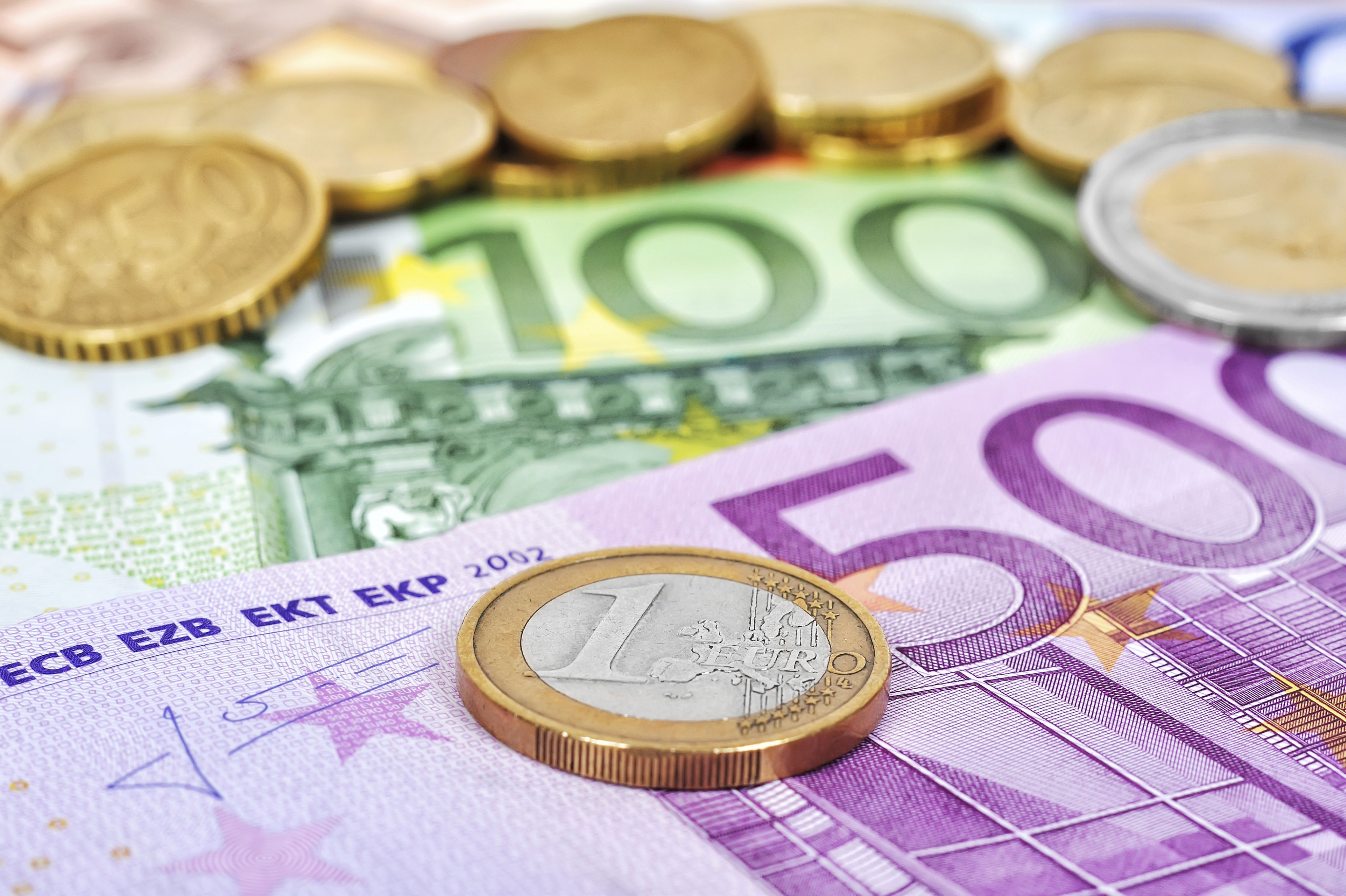 Euro Ambil Kesempatan untuk Raih Keuntungan Sebelum Pasaran ditutup Bagi Tahun 2016