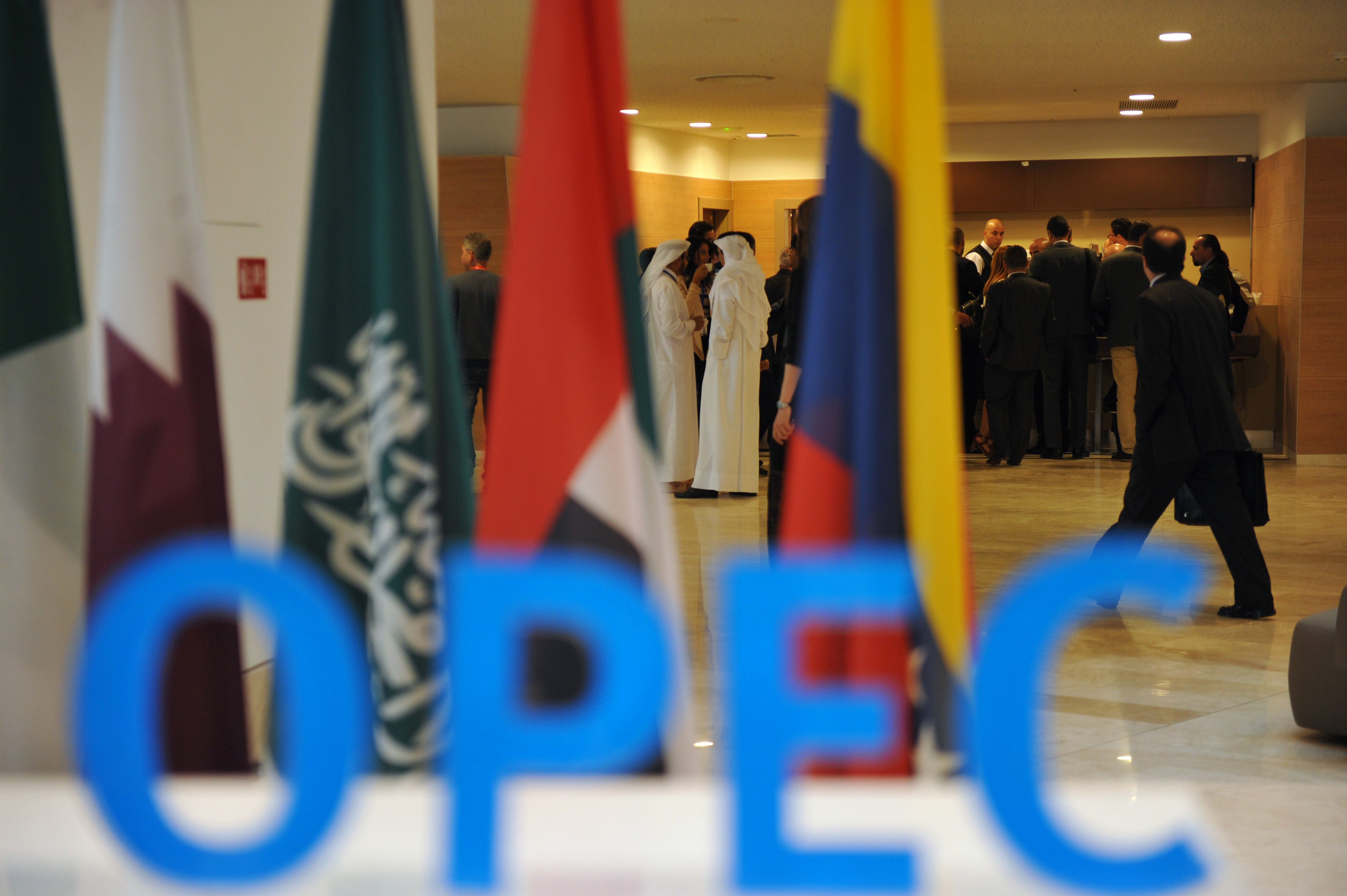 Beberapa Hari Menjelang 2017 Digunakan Dengan Begitu “Optimum” Oleh Negara Yang Terikat Dengan Perjanjian OPEC!