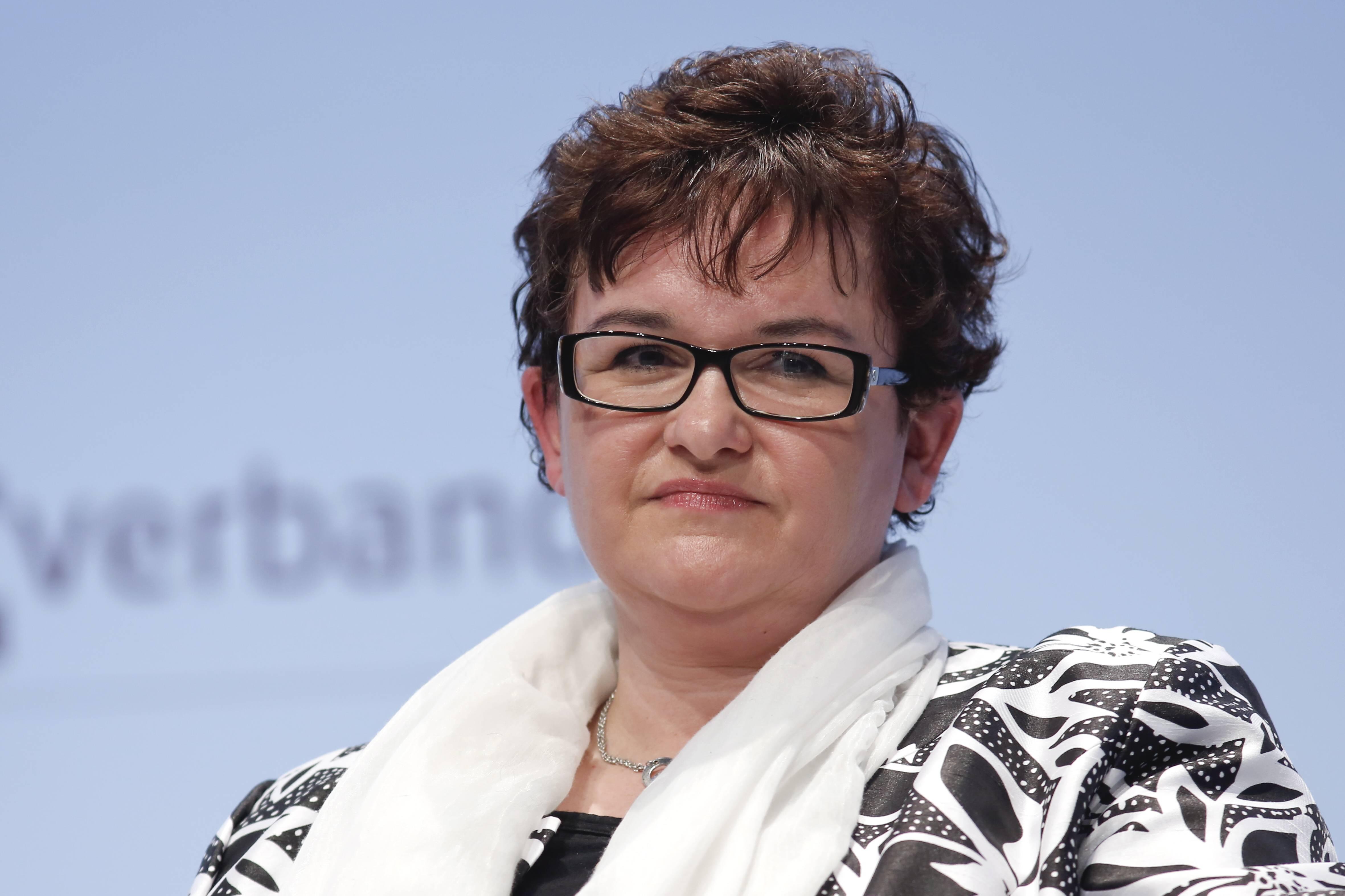 Satu Lagi Gesaan Agar ECB Segera Menghentikan Program Pembelian Asset!