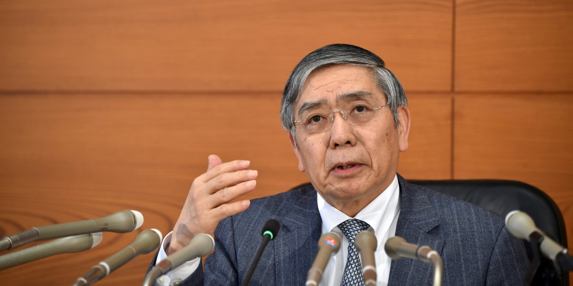Jangan Desak Kuroda, Beliau Tahu Apa Yang Terbaik Buat Jepun!