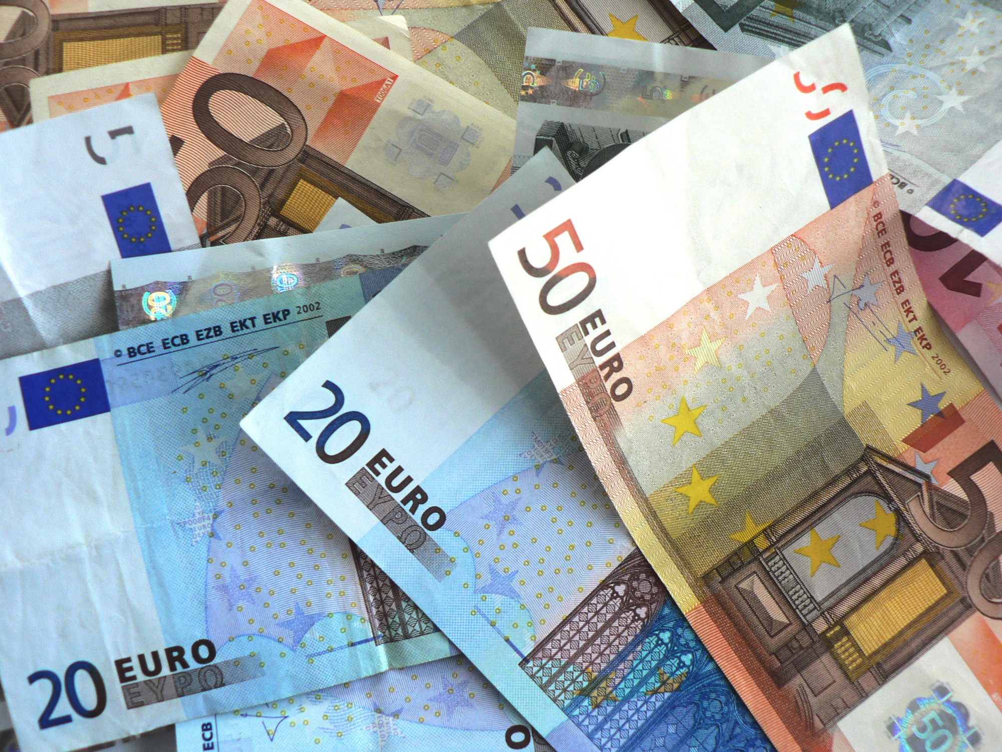 Euro dinilai Kembali Stabil Selepas Naik Mendadak Dalam Sesi Sebelum Ini