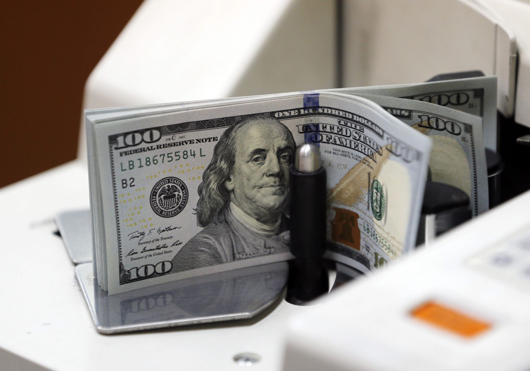 US Dolar Berhadapan Dengan Ketidaktentuan Reformasi Cukai U.S.