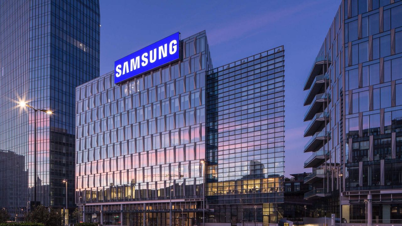 Kerugian Huawei Boleh Jadi Keuntungan Untuk Samsung? Ini Ulasan Agensi Penarafan Fitch!