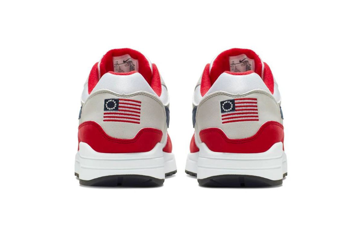 Ditekan! Nike Tarik Kembali Keluaran Sneaker ‘Betsy Ross’!