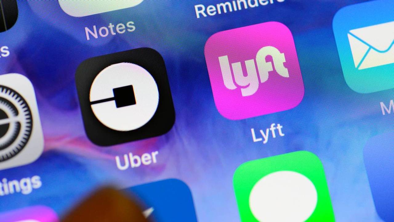Uber, Lyft Bergelut Pamer Prestasi Memberangsangkan