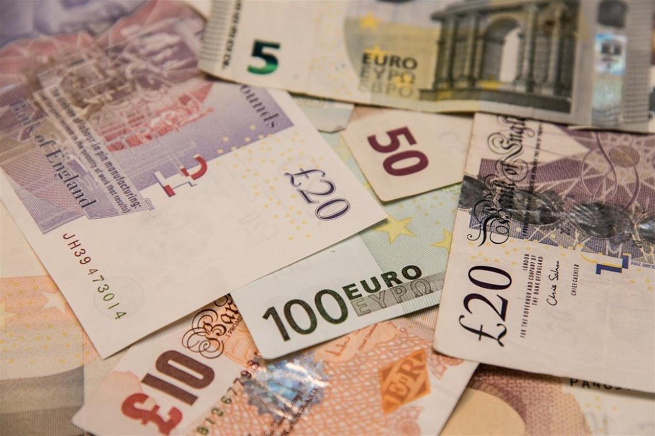 Pound dan Euro Bergelut Mempertahankan Kedudukan, Keterangan Presiden ECB Jadi Tumpuan