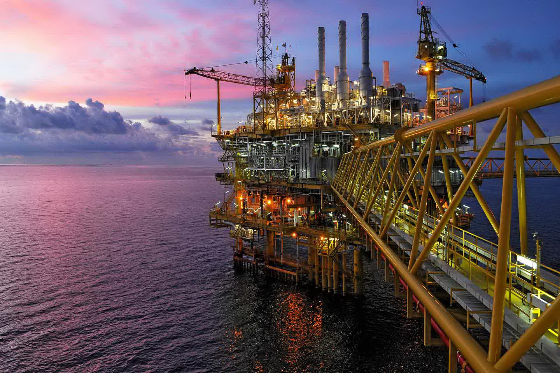 Ketegangan Di Timur Tengah Dorong Lonjakan Harga Minyak Mentah Dan Emas!