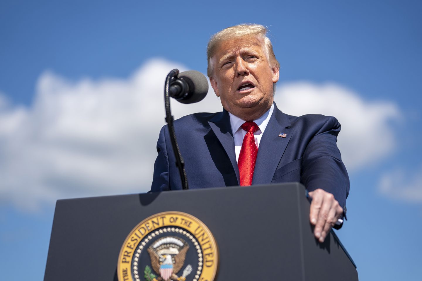 Twitter ‘Berbulu’ Dengan Trump, Dakwa Sebar Maklumat Tidak Benar