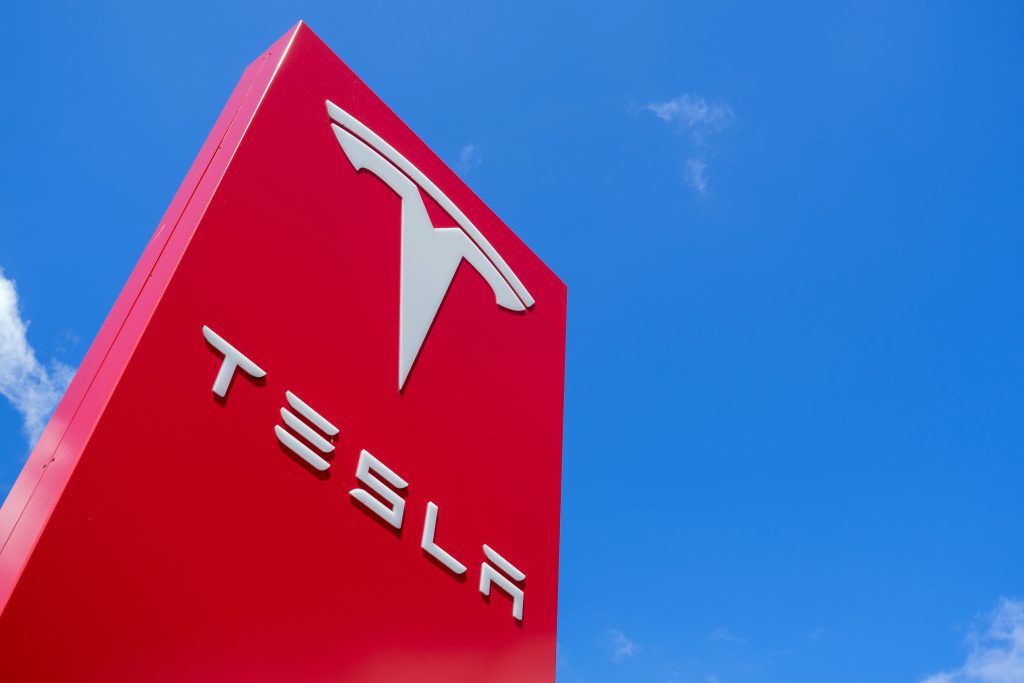 Elon Musk Hampir Nak Jual Tesla Kepada Apple!