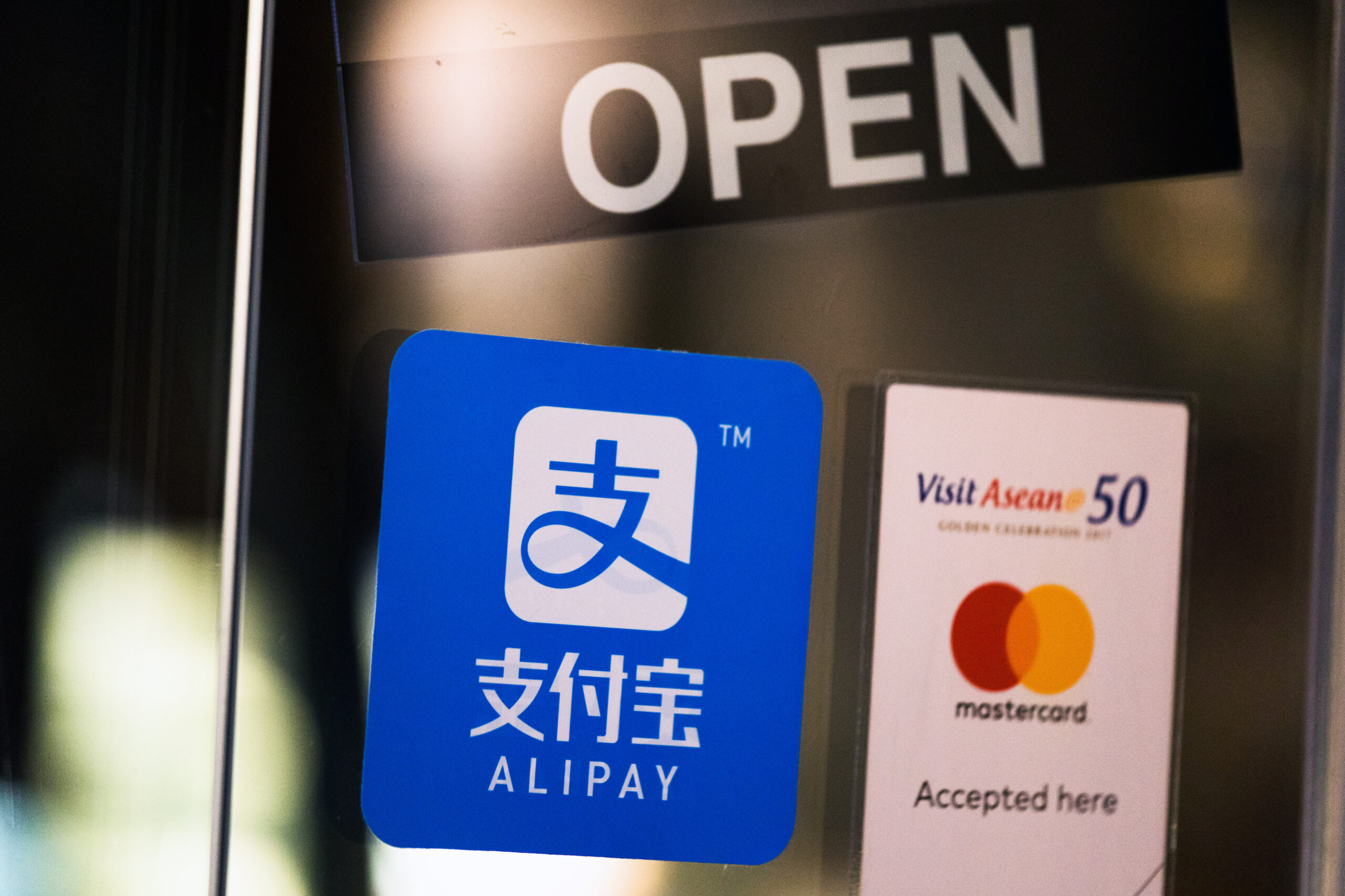 Alipay Dan Tujuh Lagi Aplikasi Berdepan Sekatan