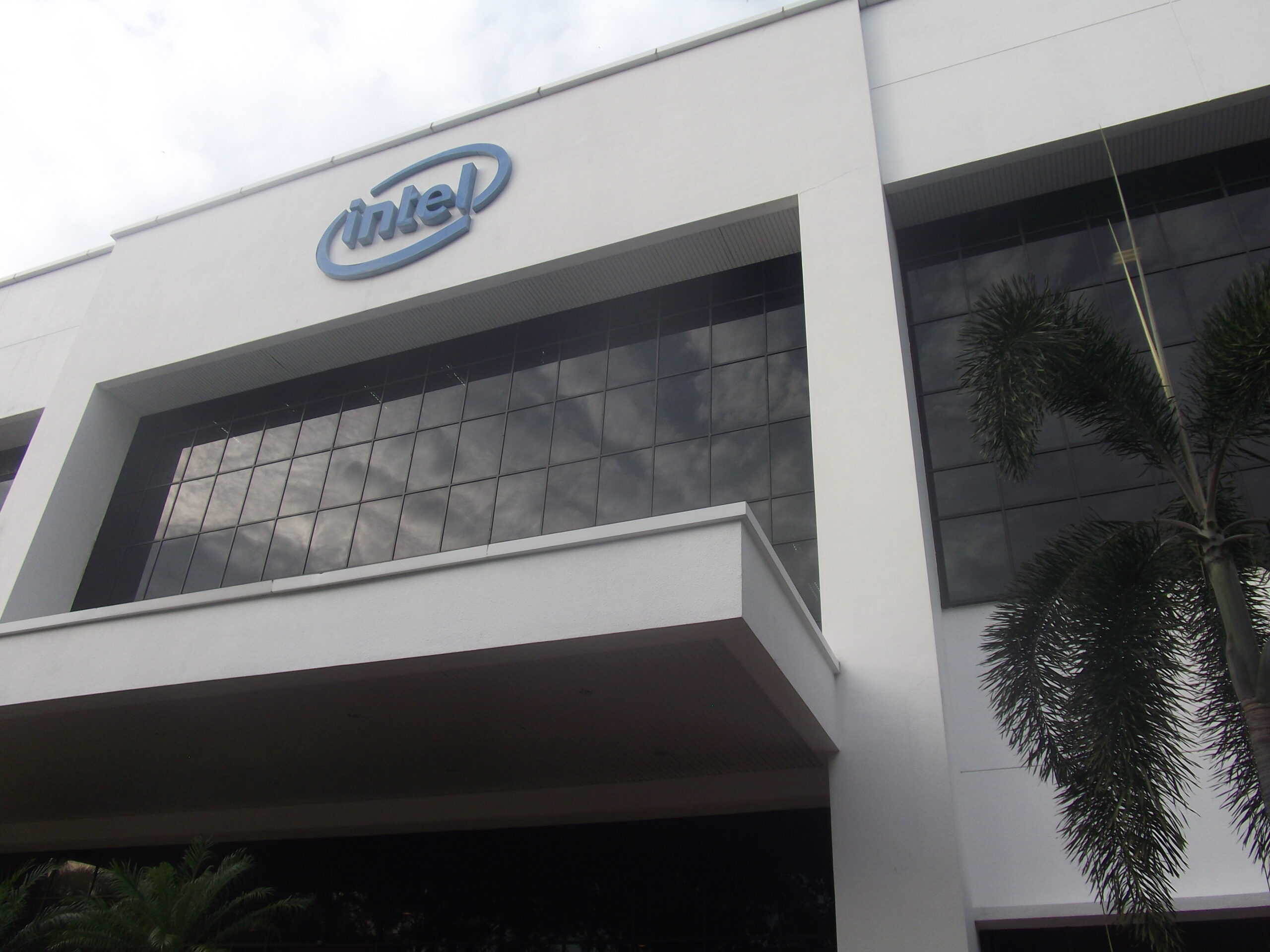 Malaysia Miliki Ladang Solar Terbesar Intel