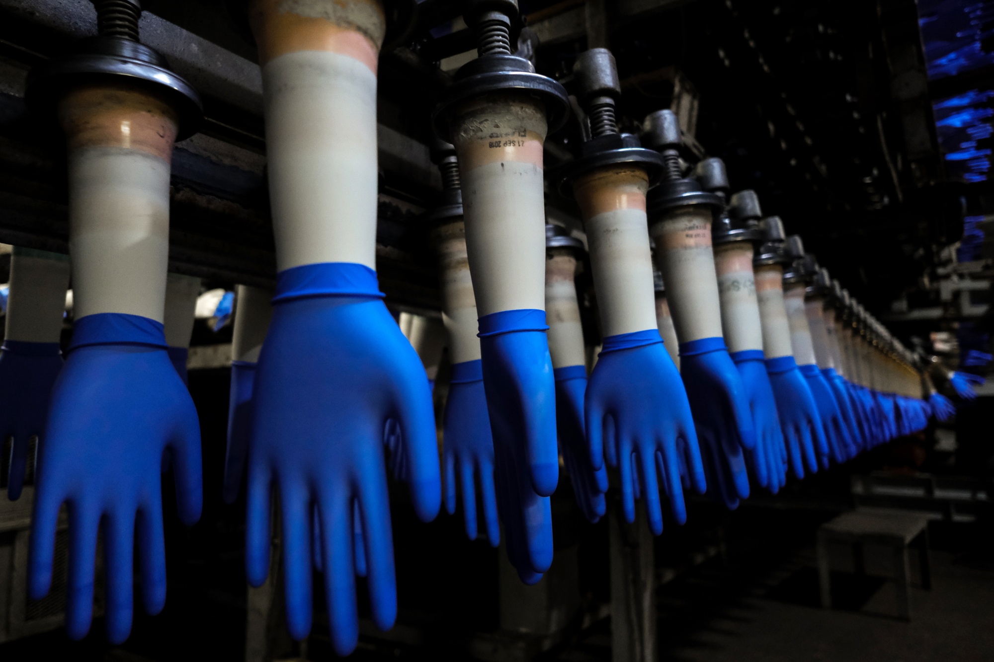Saham Top Glove Terperosok Ke Paras Terendah Sejak Mei 2020
