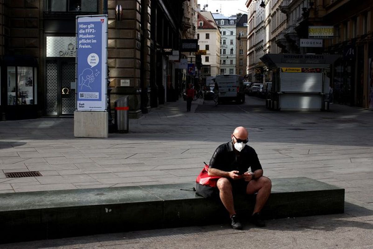 Di Negara Ini, Anda Akan ‘Dikurung’ Jika Tidak Divaksin