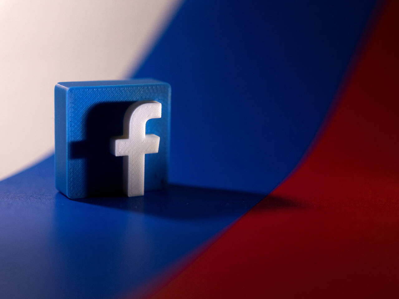 Ganas! Facebook Benarkan Penggunanya Untuk Kecam Rusia & Putin