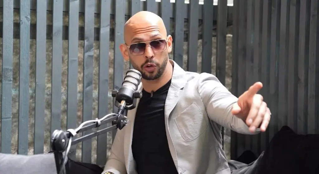 Andrew Tate Jual $500K BTC, ‘All In’ Dalam Gamestop & Memecoin!