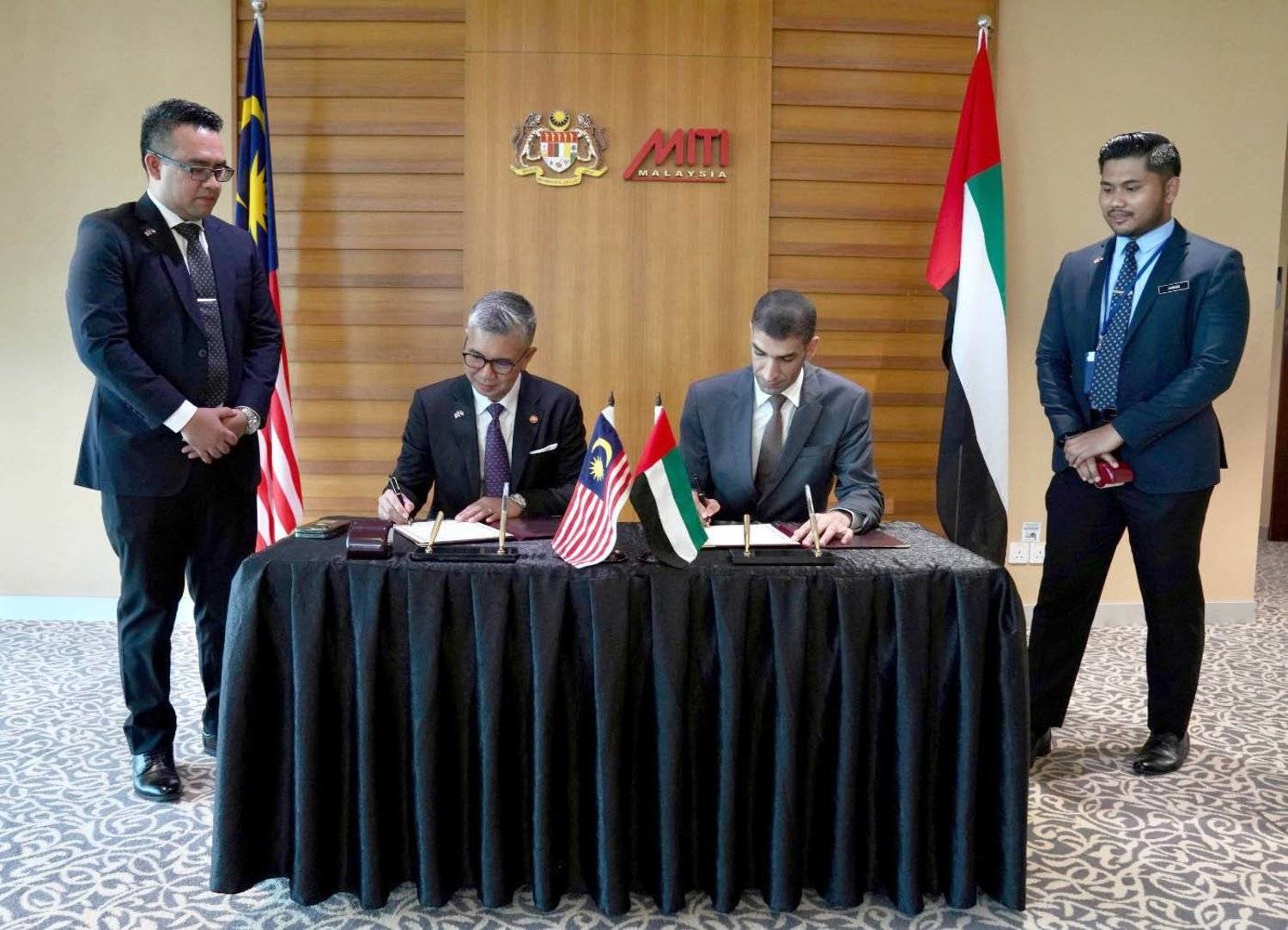 Malaysia & UAE Bakal Tandatangani Perjanjian Perdagangan Bebas Dalam 2 Bulan – Tengku Zafrul