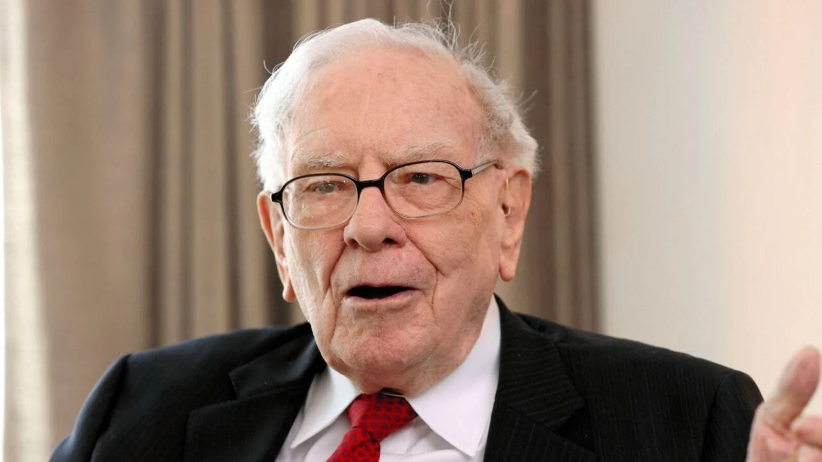 Warren Buffett Jual 50% Saham Apple & Simpan Cash! Apakah Petanda Yang Akan Berlaku?