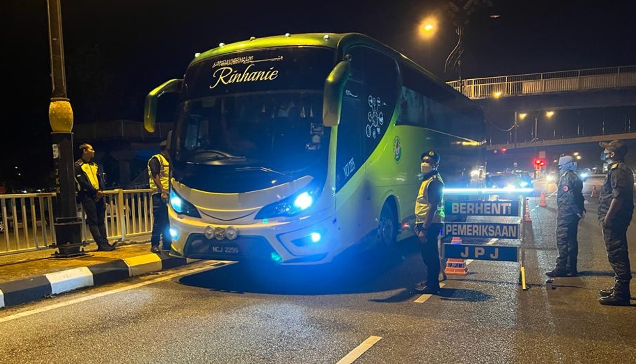 JPJ Keluarkan 200 Saman Bernilai RM300 Seorang Kepada Penumpang Bas Ekspres