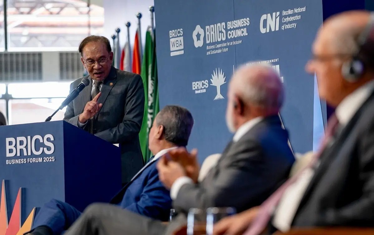 Trump Beri Amaran, Malaysia Kekal Bersama BRICS – Zafrul