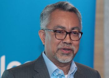 CEO CelcomDigi Umum Letak Jawatan!