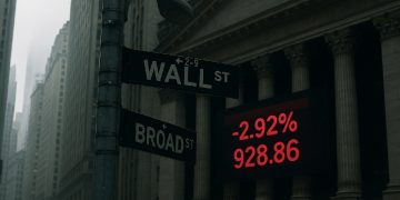 Wall Street Merosot Menjelang Musim Pendapatan Suku Ketiga