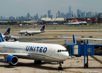 Kapasiti Penerbangan Di Amerika Terpaksa Dikurangkan 10%