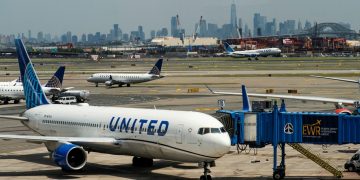 Kapasiti Penerbangan Di Amerika Terpaksa Dikurangkan 10%