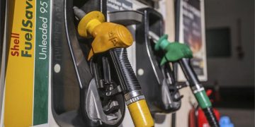 Harga Runcit Petrol RON97 & RON95 Turun Sehingga 24 Disember