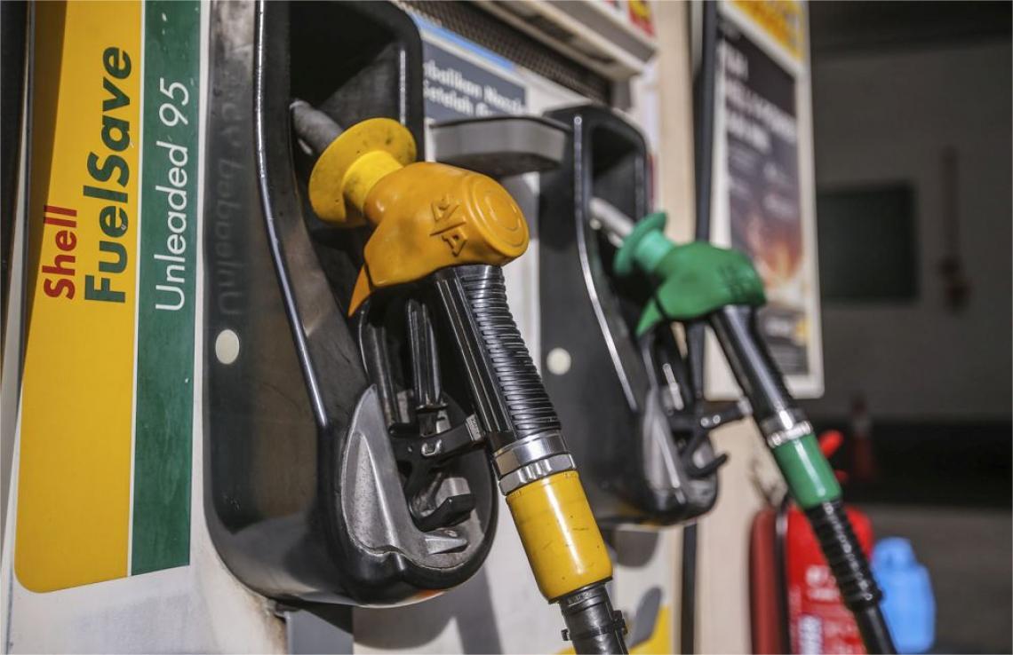 Harga Runcit Petrol RON97 & RON95 Turun Sehingga 24 Disember