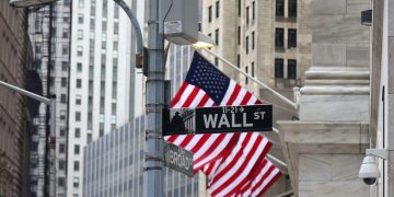 Wall Street Kembali Kukuh, Inflasi AS Turun Kepada 2.7%!