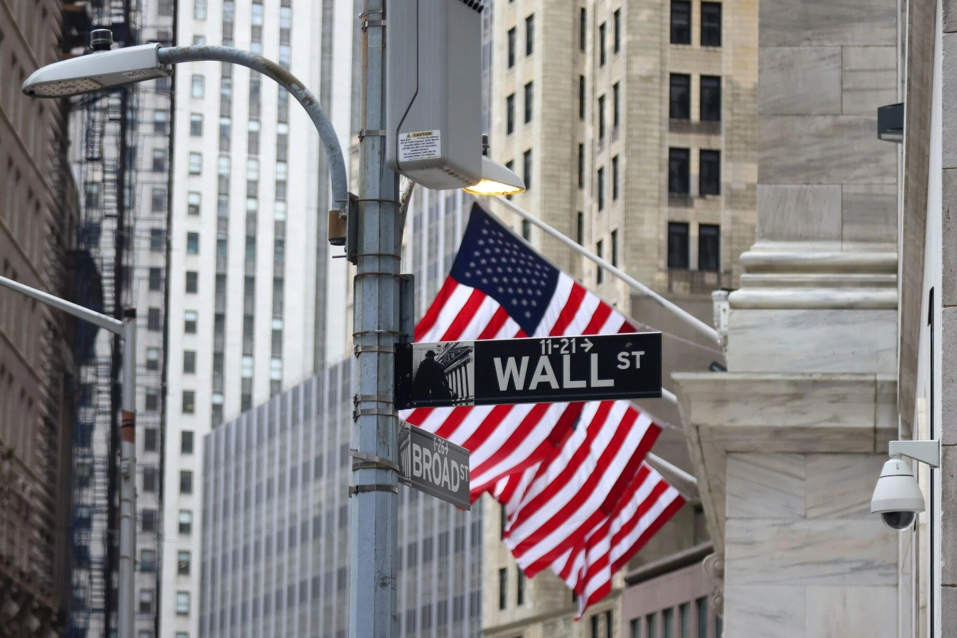 Wall Street Kembali Kukuh, Inflasi AS Turun Kepada 2.7%!