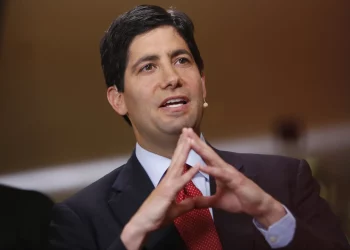 5 Perkara Yang Anda Perlu Tahu Tentang Kevin Warch, Calon Pengerusi Fed Baharu!