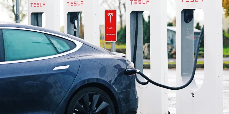 Jualan Kereta EV UK Pecah Rekod Tertinggi Pada 2025!