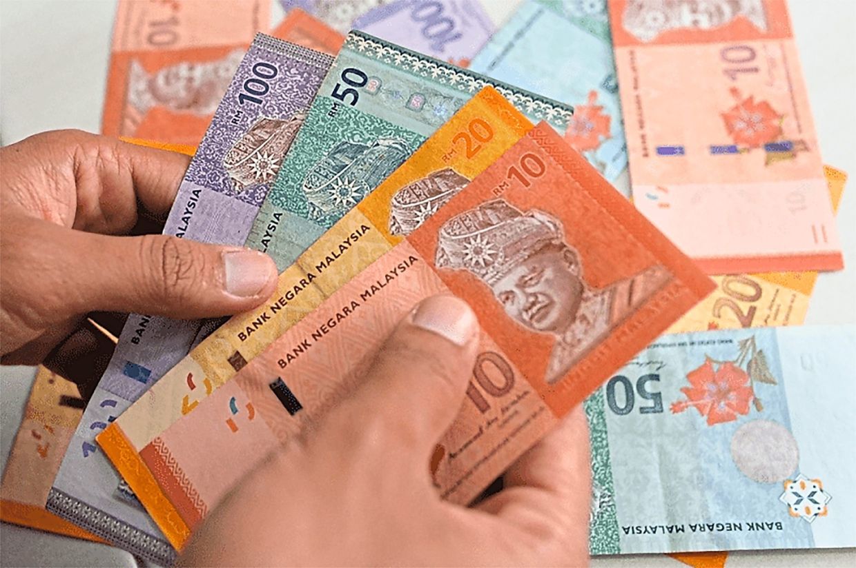 Ringgit Terperosot Di Awal Mac, Masih Pertahan RM3.90