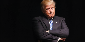 Iran Berkeras Mahu Kawal Selat Hormuz, ‘Pause’ Trump Sia-sia