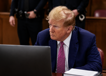 Trump Membisu, Korban AS Kini 17 Orang!