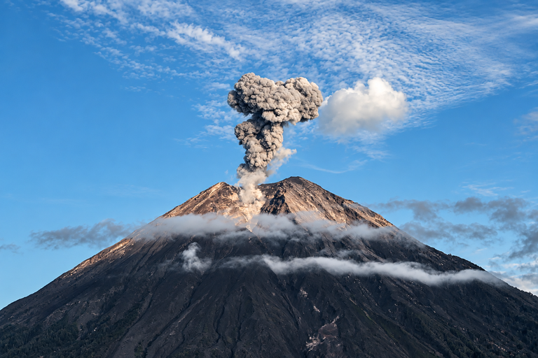 Isu Jerebu Belum Selesai, Indonesia Kini Dihantui Abu Gunung Berapi!