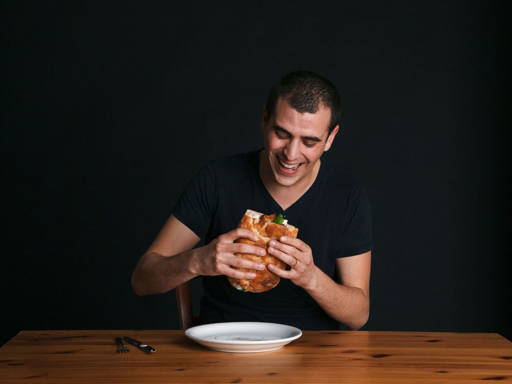 Akibat Cita-cita Mahu Menjadi Seorang Doktor, Lelaki Ini Membuka Kedai Sandwich