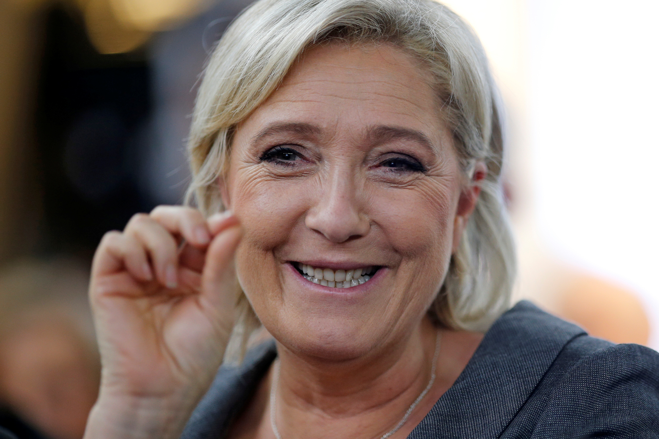 Terkini: Euro Tiba-Tiba Menjunam? Le Pen Mendahului Tinjauan