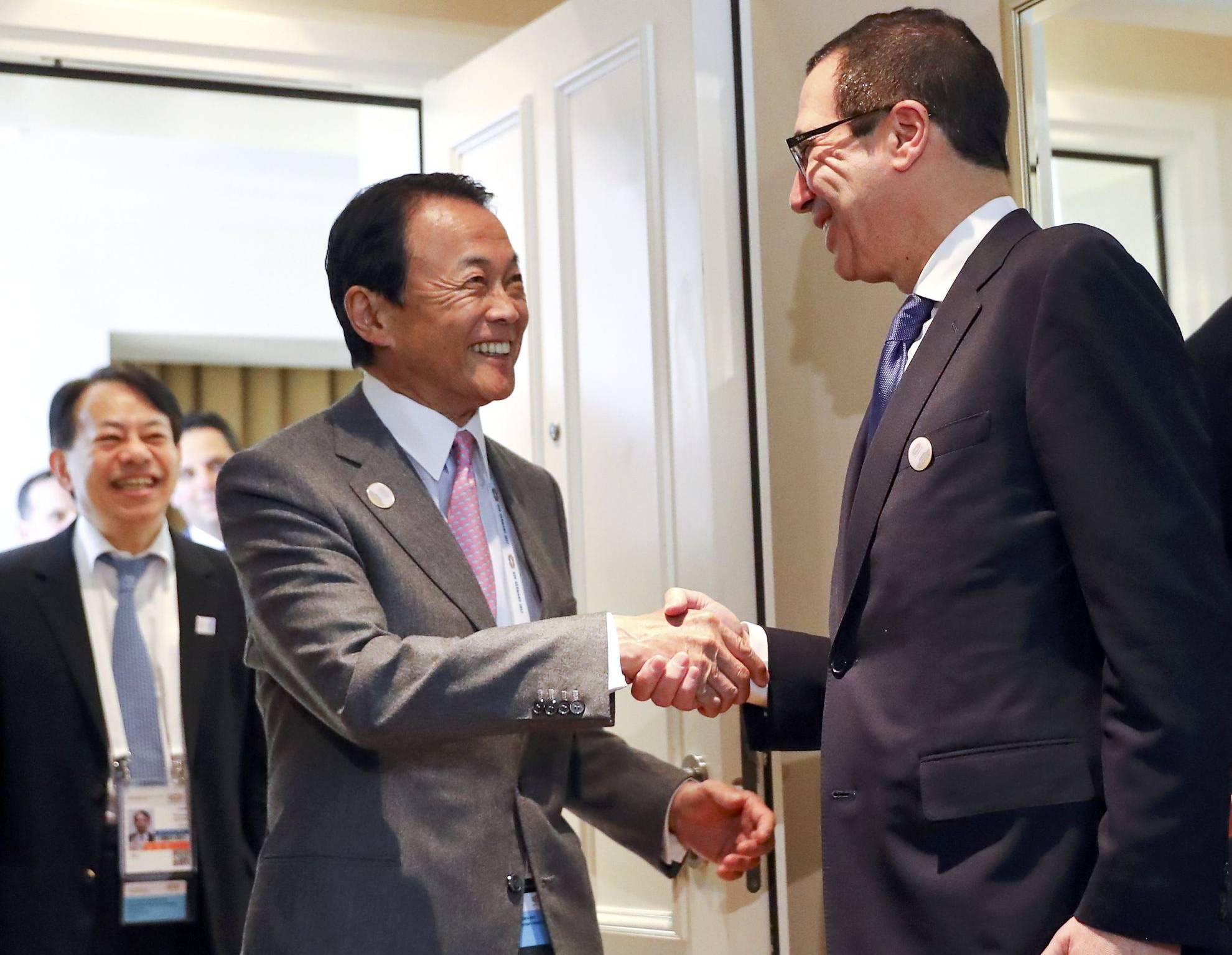 Isu Matawang Hanya Layak dibincangkan Oleh Menteri Kewangan : Taro Aso