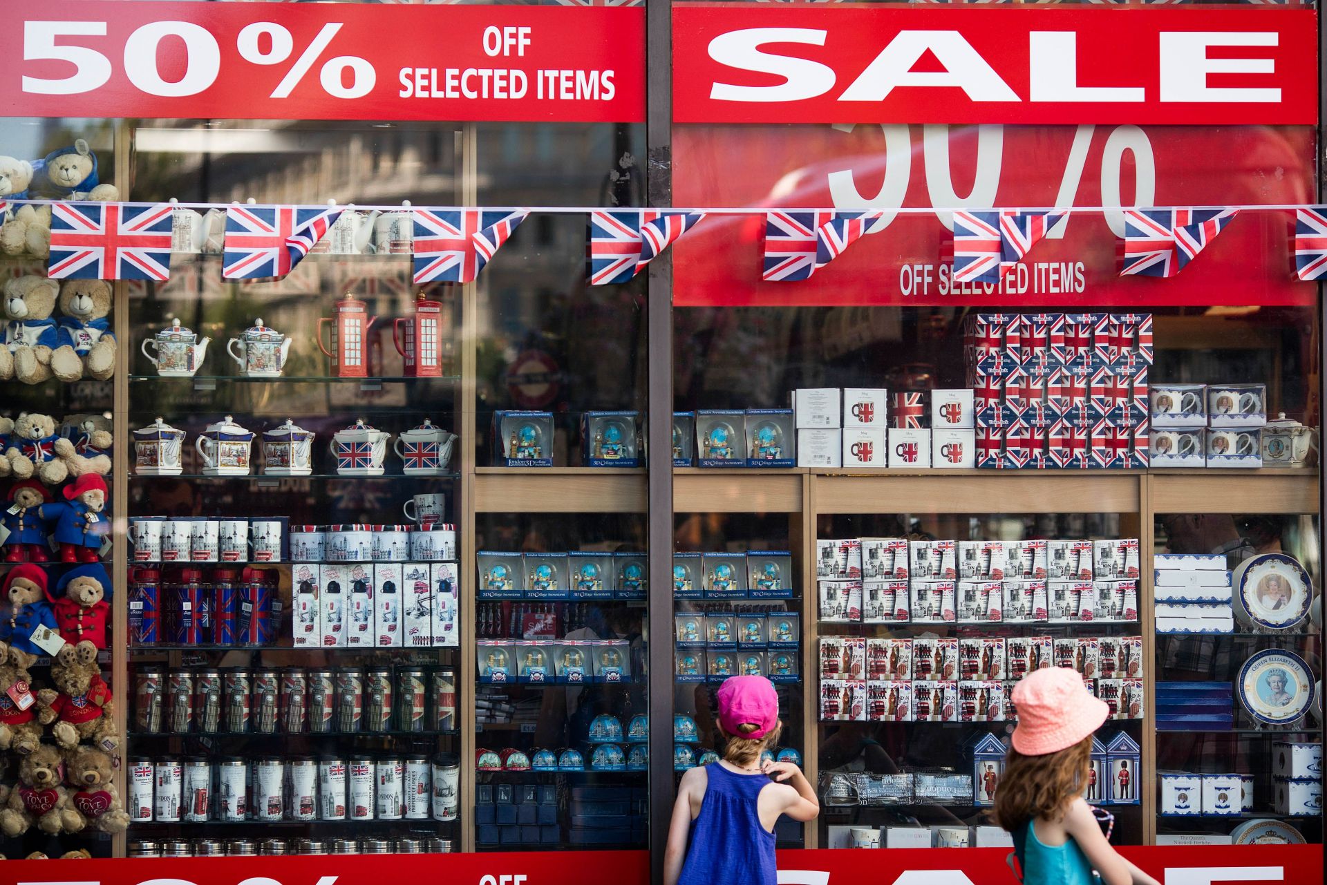 Pound Naik Mendadak Gara-Gara Lonjakan Data Jualan Runcit UK