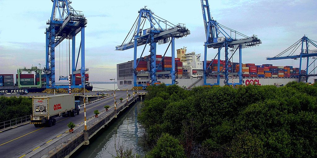 Syarikat Utama Mula Mengubah Operasi Ke Singapura, Port Klang Bakal Terima Tekanan Besar