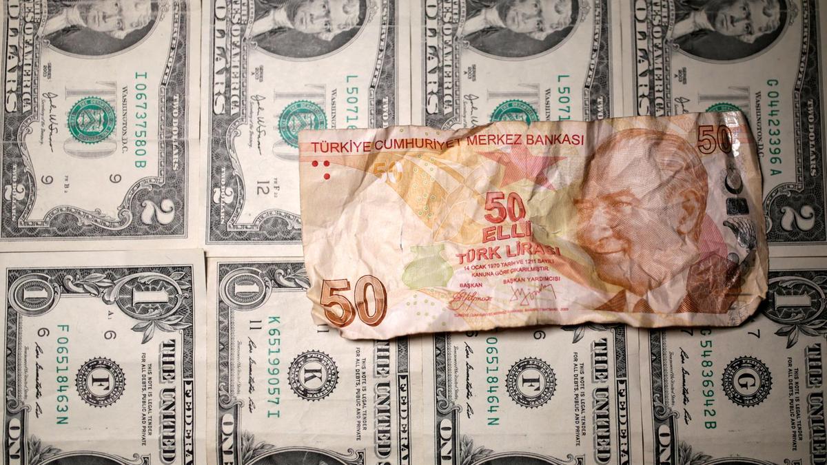 Lira Sekali Lagi Menjunam Berikutan Kebimbangan Hubungan Turki-AS