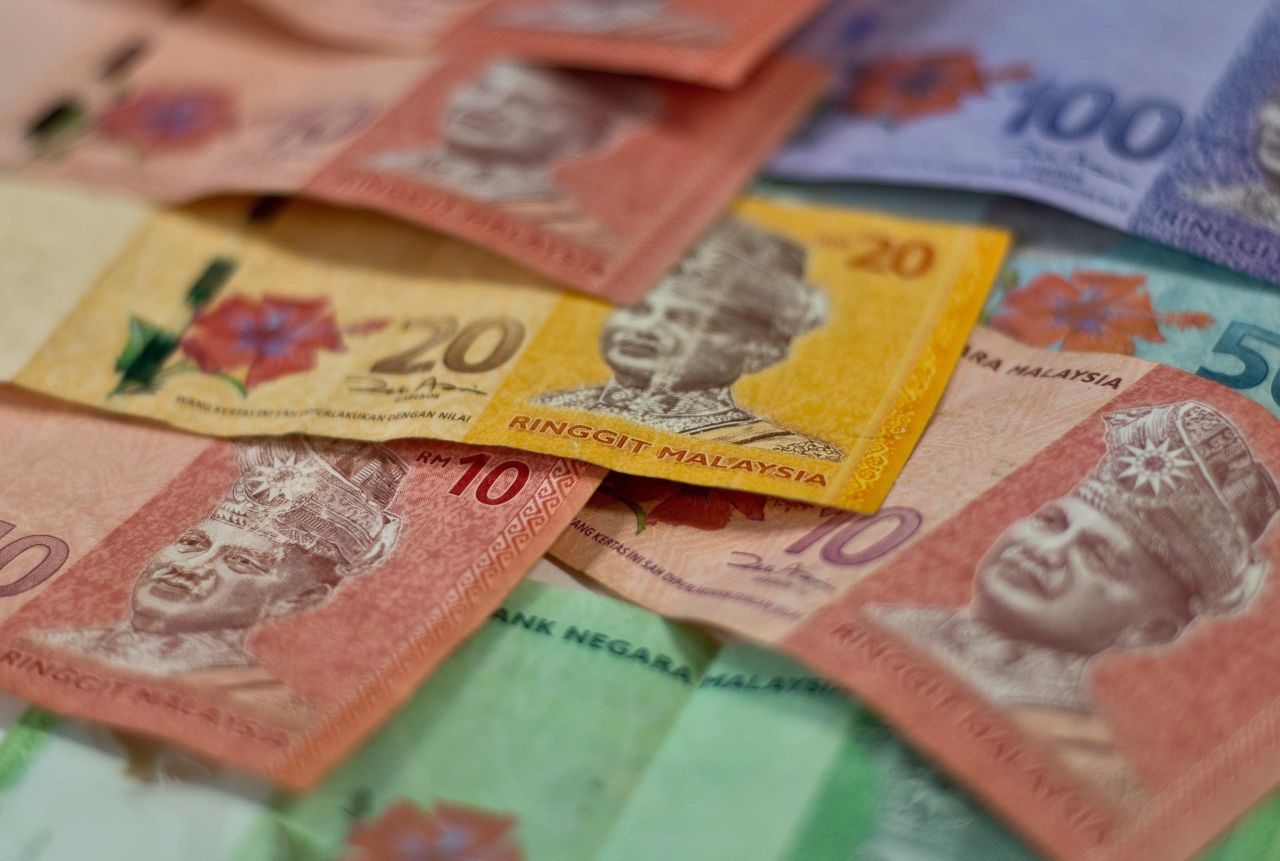 Ringgit Diniagakan Tinggi Berbanding Dolar AS