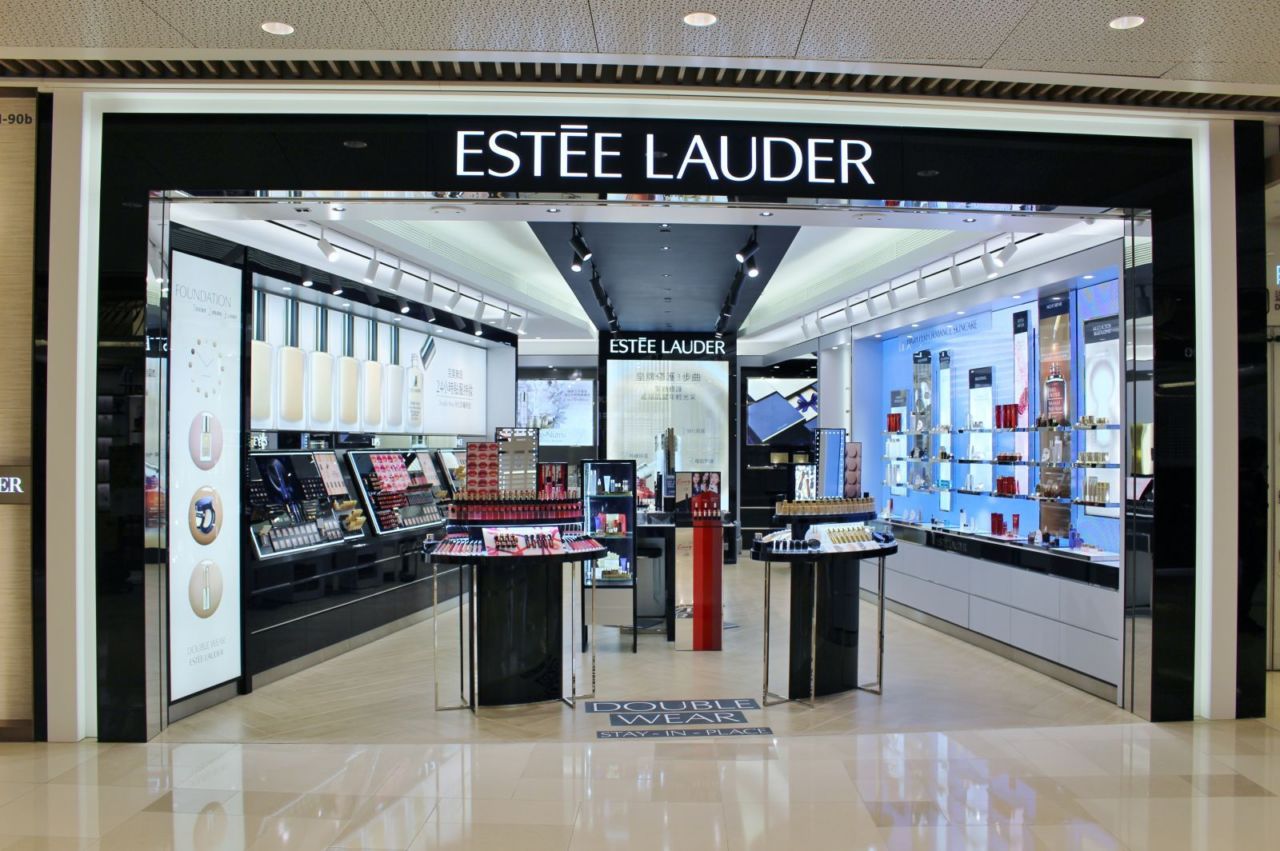 Harga Saham Estee Lauder Melonjak Tinggi