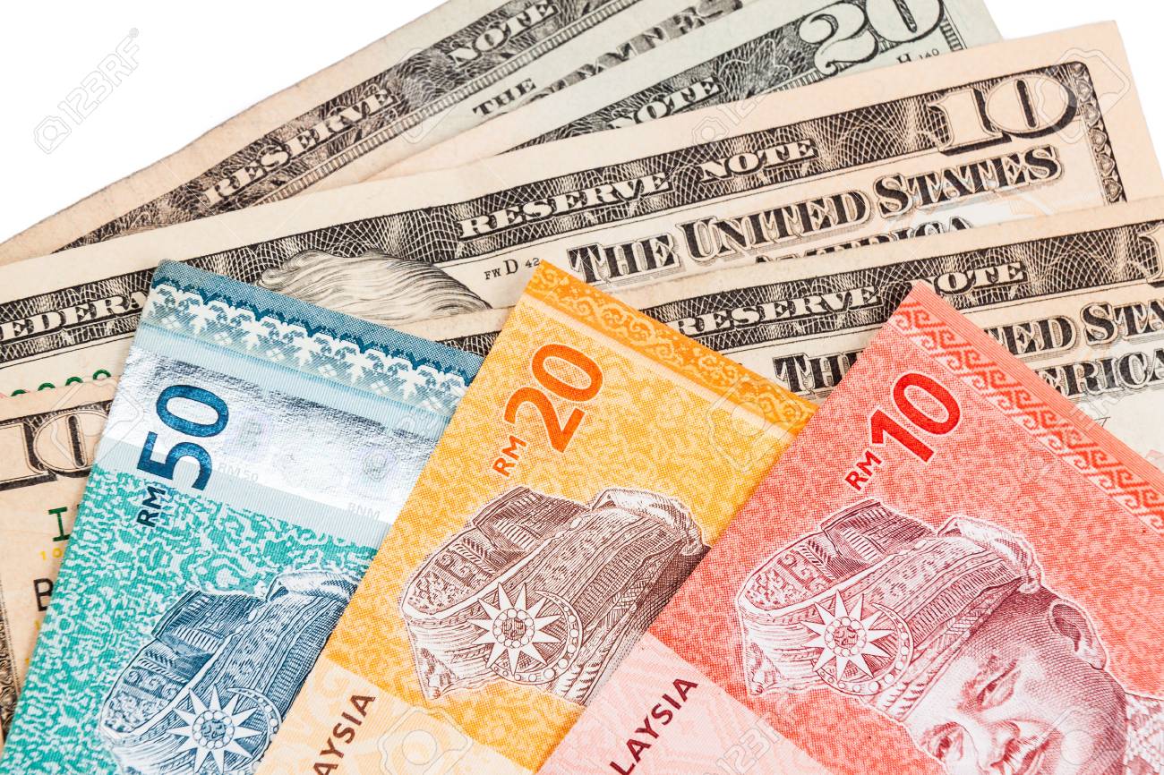 Ringgit Diniagakan Tinggi Berbanding Dolar AS